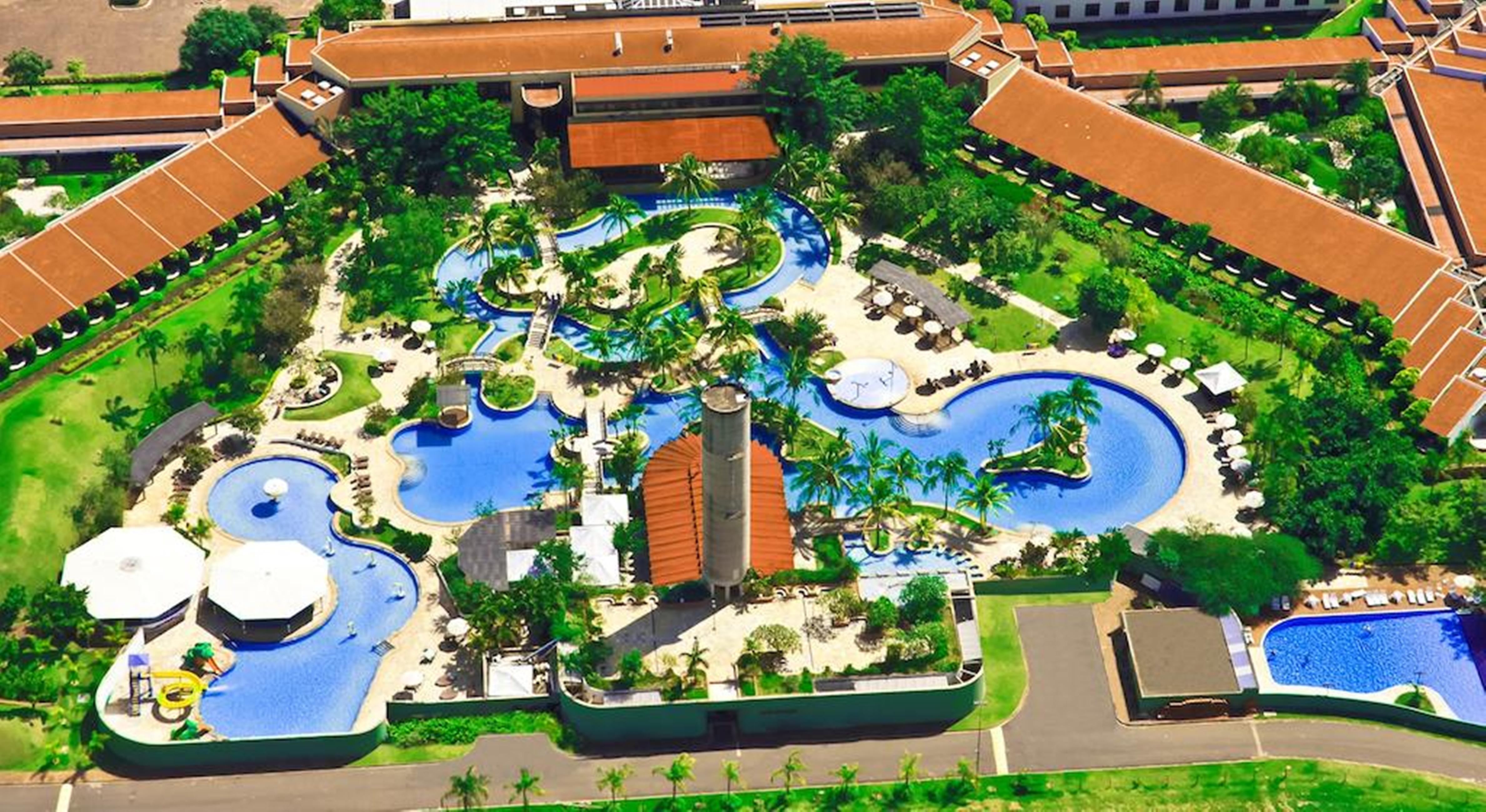 Blue Tree Thermas De Lins Resort Eksteriør billede Aerial view of the resort