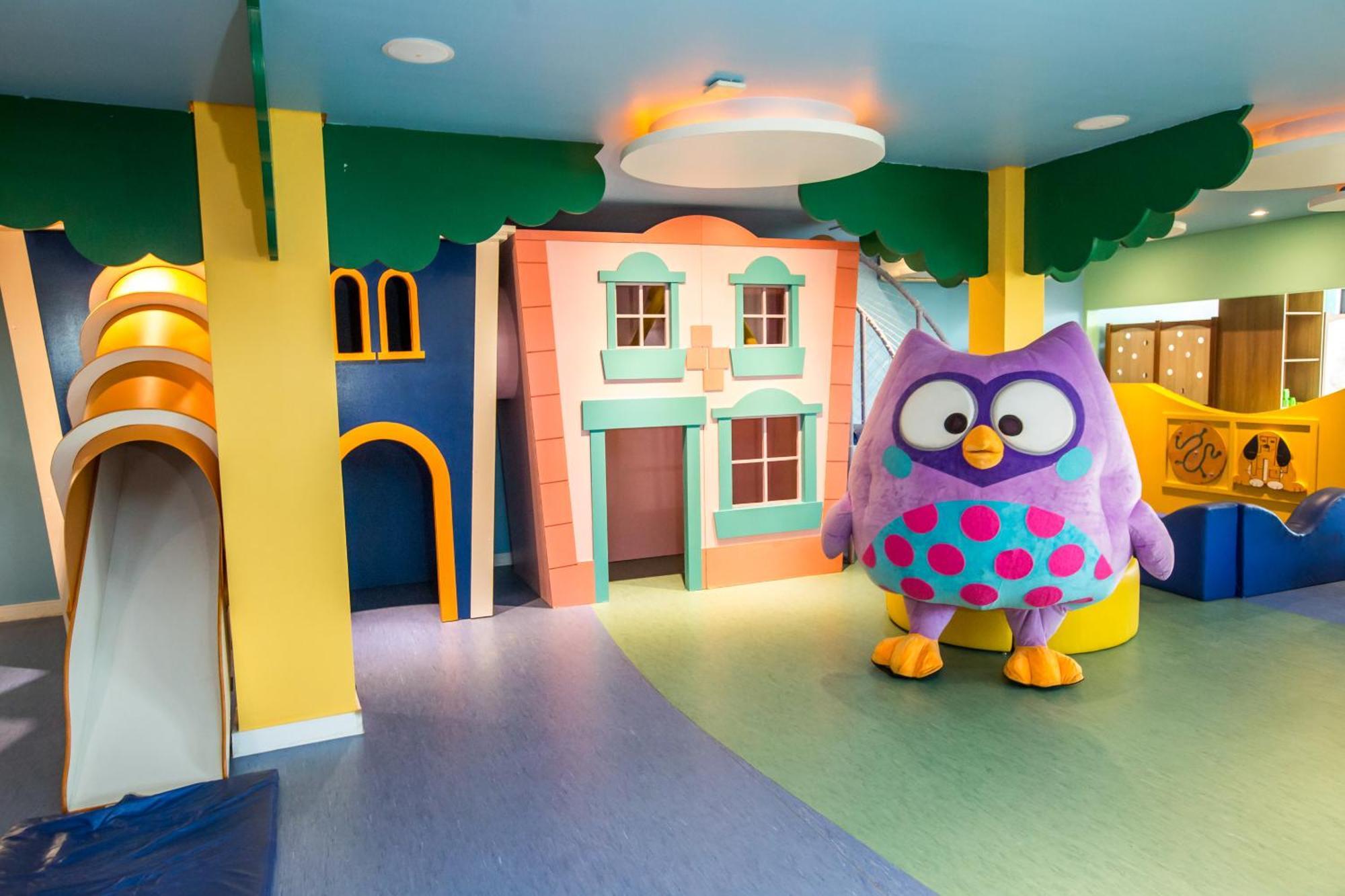 Blue Tree Thermas De Lins Resort Eksteriør billede The Owl Hospital Mascot