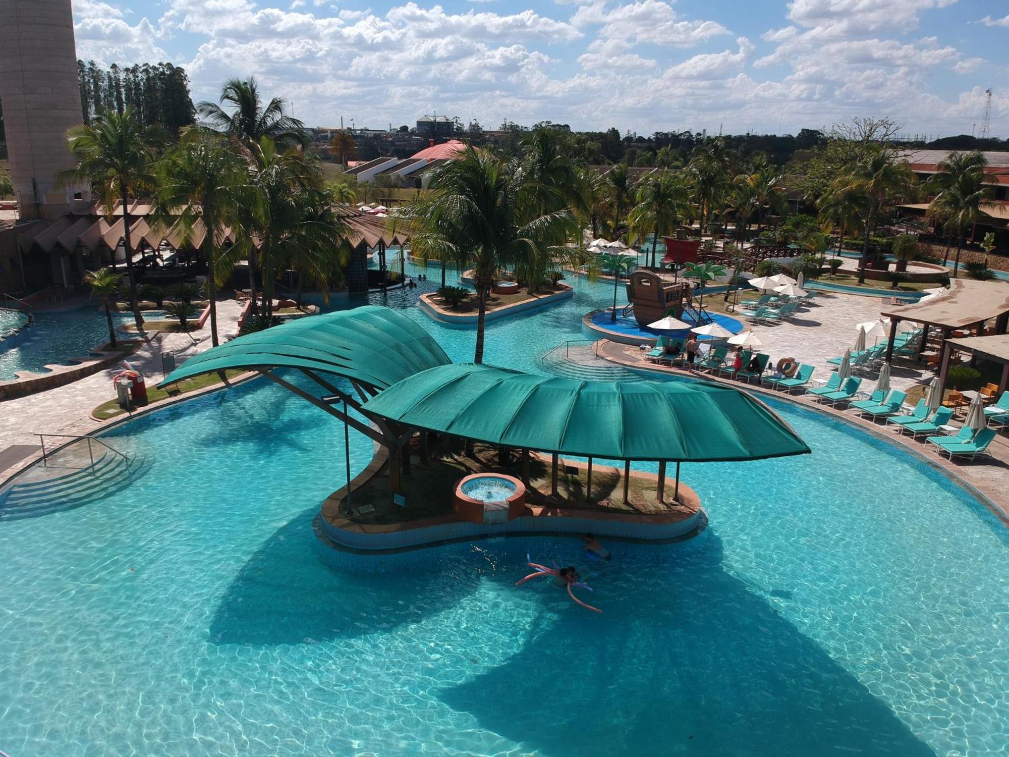 Blue Tree Thermas De Lins Resort Eksteriør billede The swimming pool at the Hard Rock Hotel